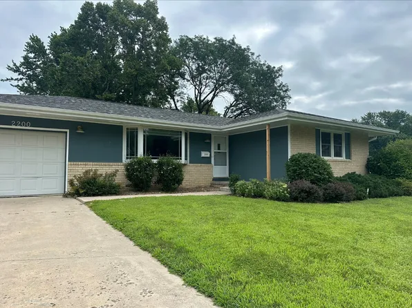 2200 N 3rd Ave E, Newton, IA 50208