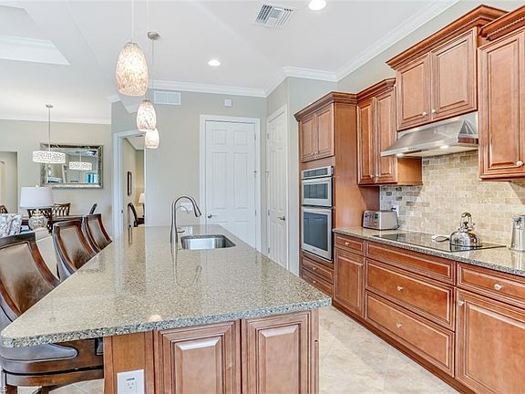 3rd image of 9089 Siesta Bay Dr