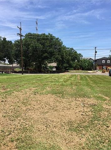 2nd image of 301 34th St