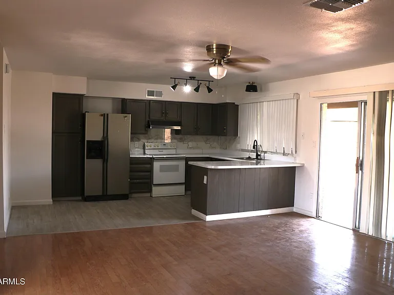 3544 W Charleston Ave — Photo 10