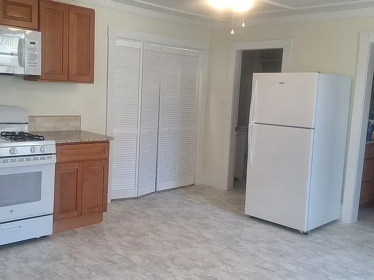 417 Main St #1 — Photo 4
