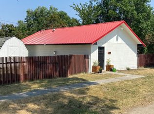 208 1/2 2nd St, Joliet, MT 59041