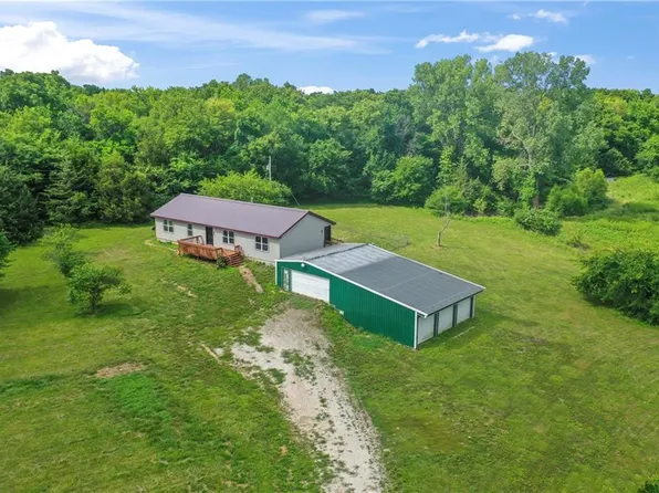 5829 SE Woodring Rd, Berryton, KS 66409