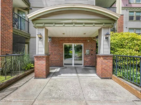 1591 Booth Ave #211, Coquitlam, BC V3K 1B7