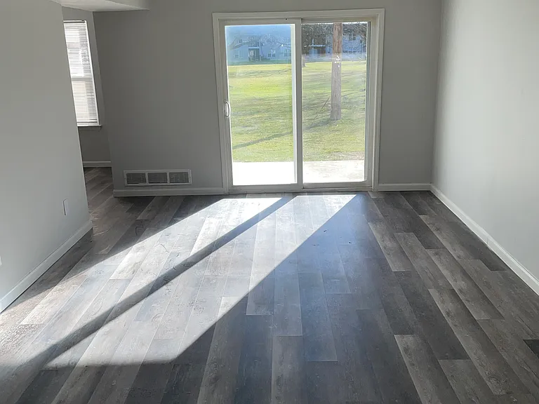 Sandy Ridge Apartments — Photo 19