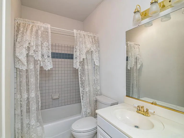 4525 Teasley Ln — Photo 26