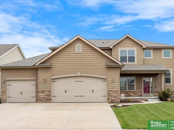 4602 Brook Cir, Papillion, NE 68133