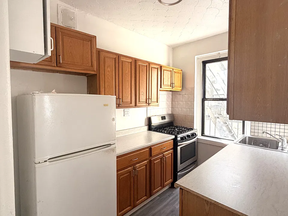 21-06 35th St #4A