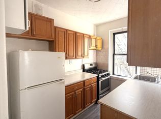21-06 35th St #4A, Astoria, NY 11105