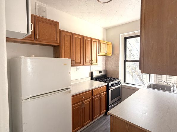 21-06 35th St #4A