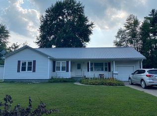 1009 N Robb St, Robinson, IL 62454