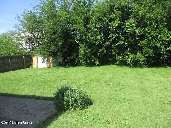 5th image of 4939 Applegrove Ln