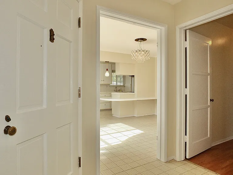 3863 Somerset Dr — Photo 2
