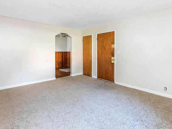 4th image of 846 Delehanty Ct