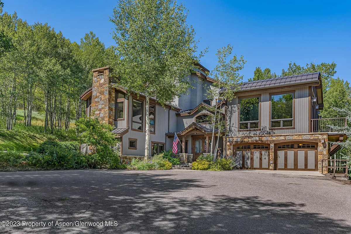 Building Photo - 435 Faraway Rd