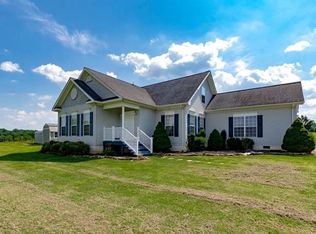 2632 Holly Ridge Dr, Hickory, NC 28602
