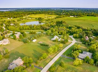 8300 Appaloosa Ln, Spring Grove, IL 60081