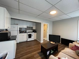 12 Cedar St APT 2R, Hopkinton, MA 01748