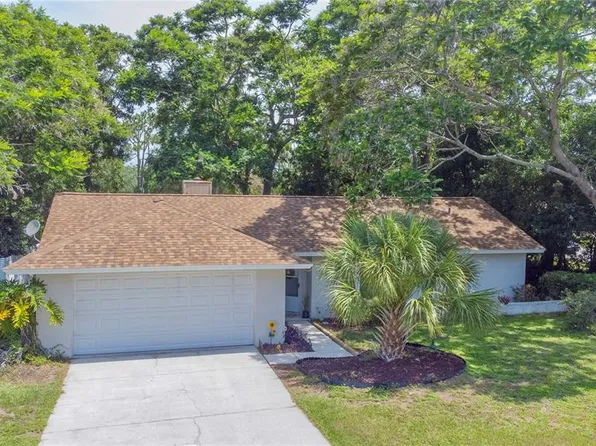 2285 Hidden Meadows Dr E, Palm Harbor, FL 34683