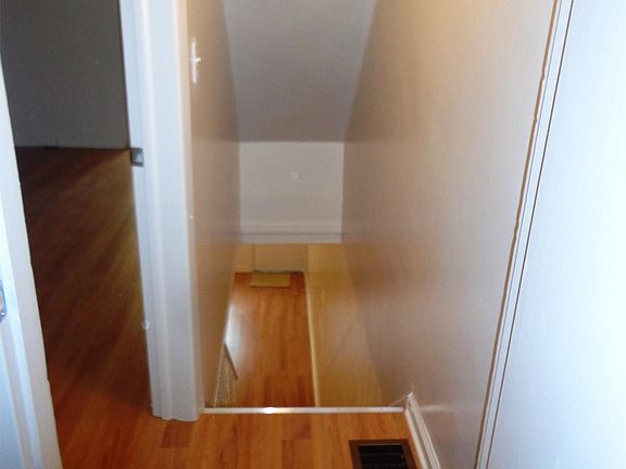 4th image of 2083 E Clementine St