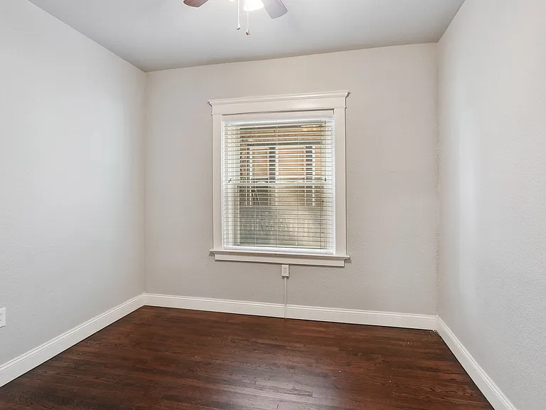 3825 Baltimore Ave — Photo 9