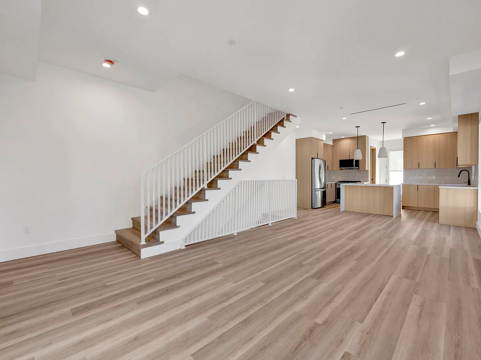 3 bed, 3.5 bath, $4,750 — Photo 3