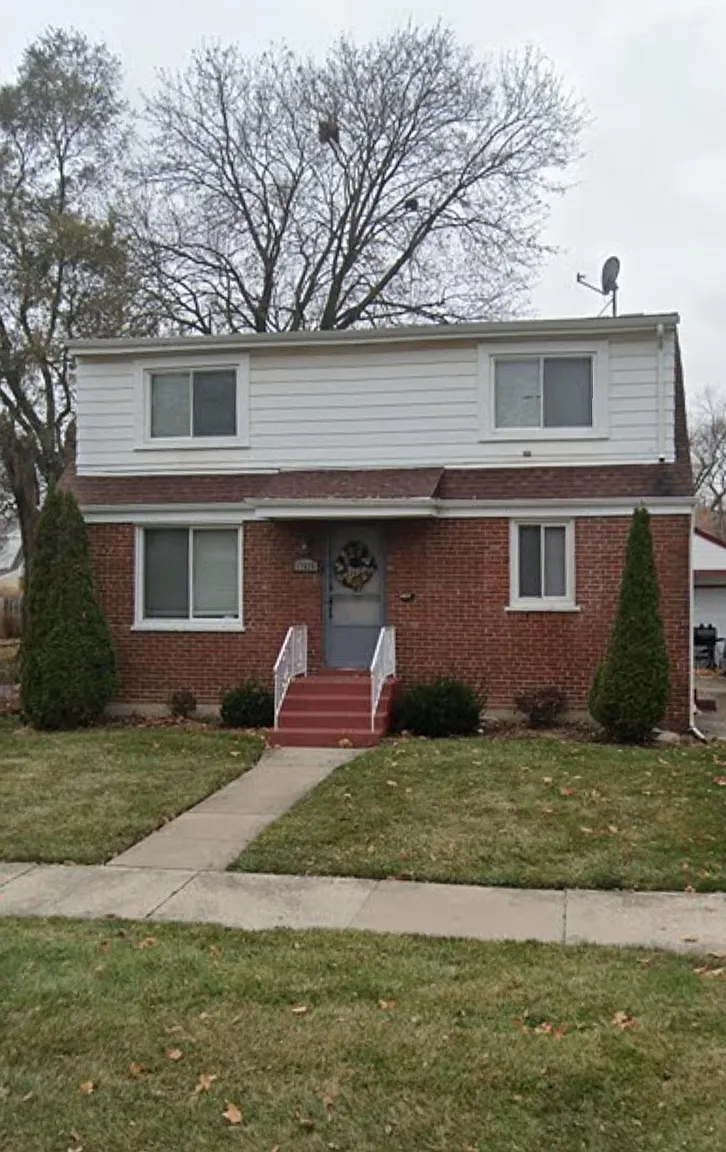 17626 Roy St photo 1