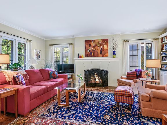 2nd image of 4045 N Richland Ct