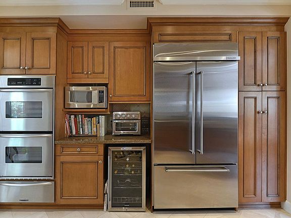 5th image of 1000 Genter St Unit 301