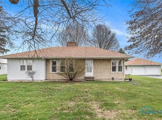 18736 Hilt Rd, Bowling Green, OH 43402