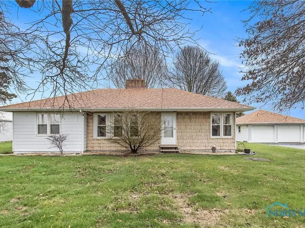 18736 Hilt Rd, Bowling Green, OH 43402