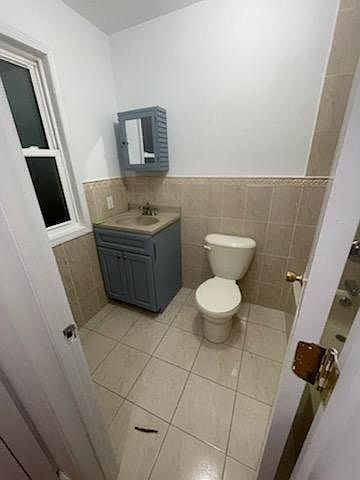 1st image of 26 Smith Ter #3