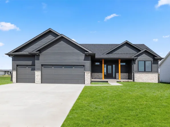 919 SW Boulder Dr, Grimes, IA 50111