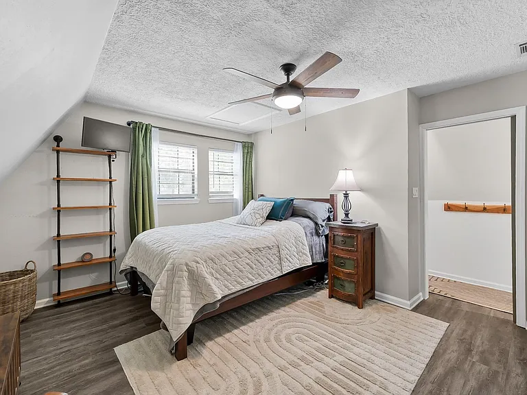 446 Fantasy Ln — Photo 18