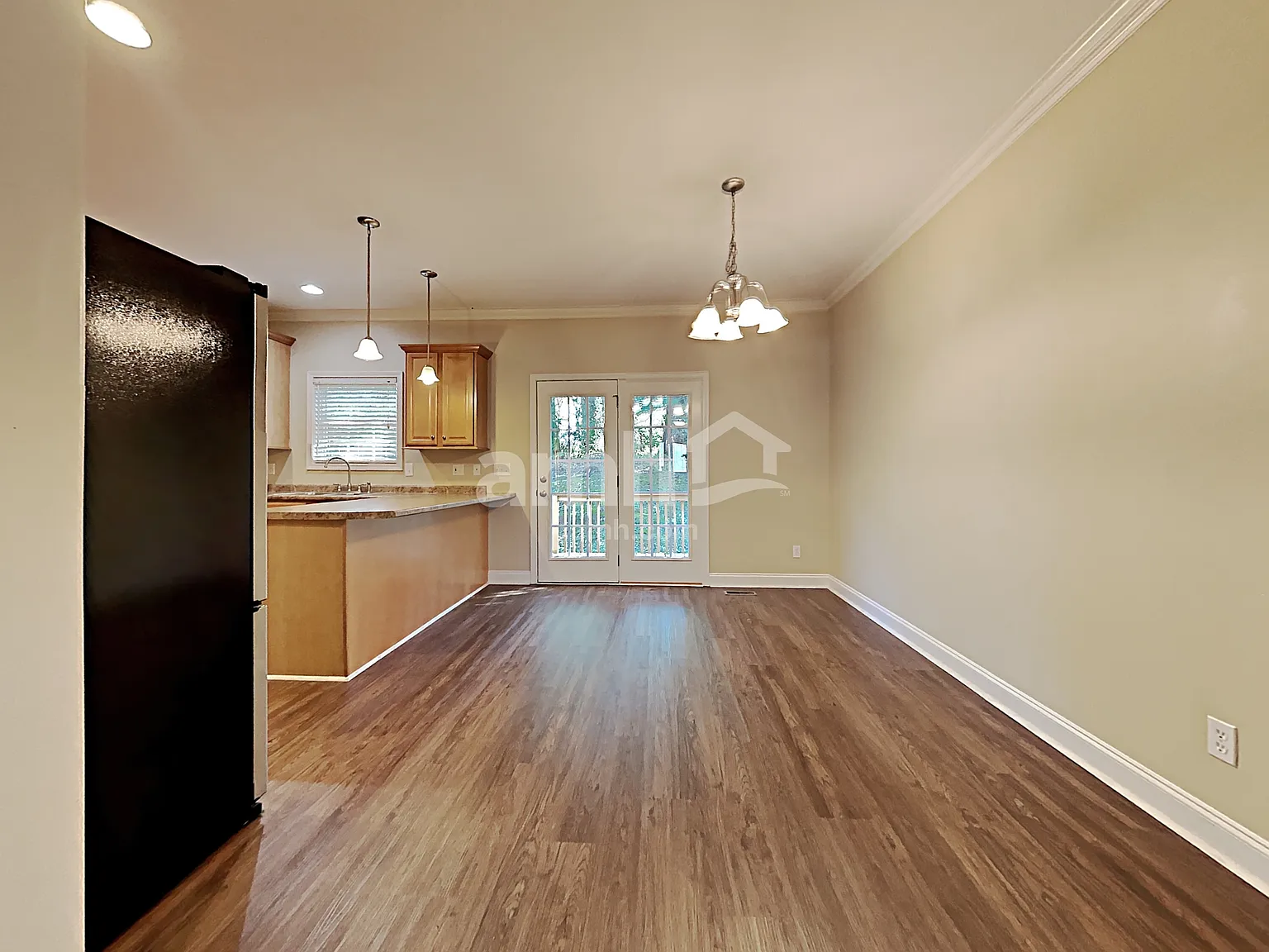 3 bed, 2.0 bath, 1804 sqft, $2,450 — Photo 4