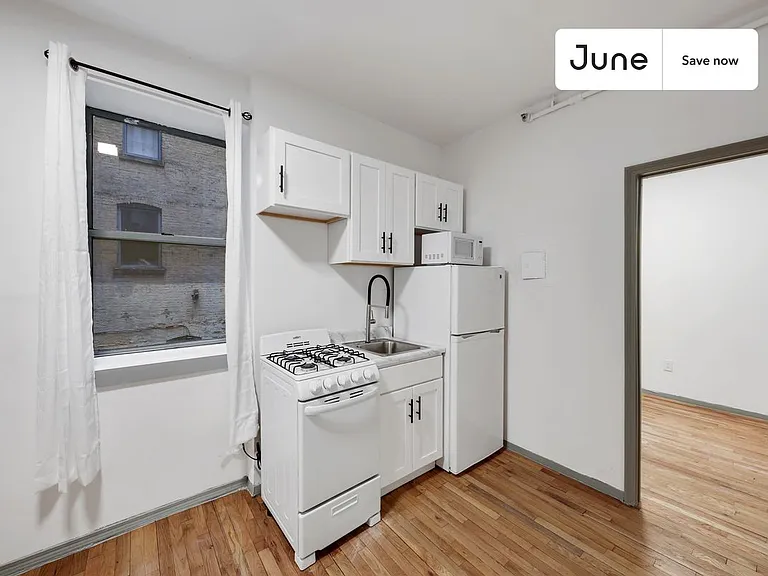 239 W 63rd St #1G — Photo 2
