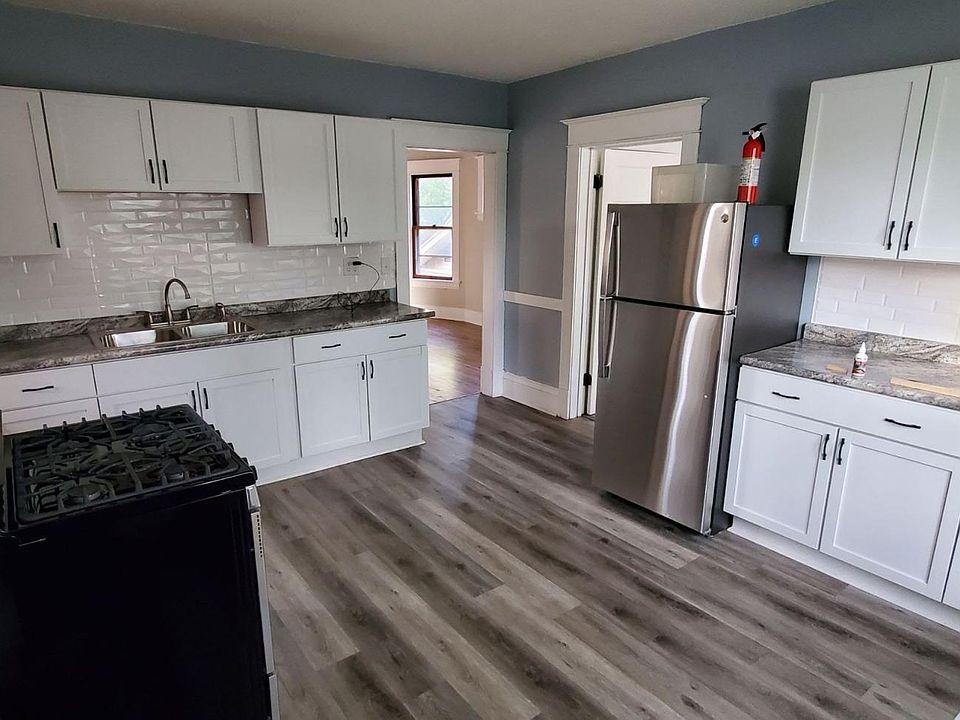 1st image of 752 Fuller Ave #2
