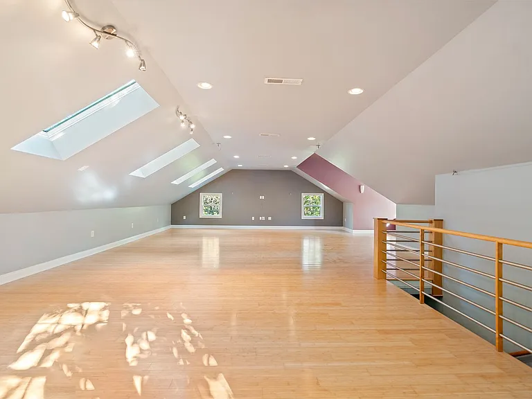 35 Cynthia Ln — Photo 22