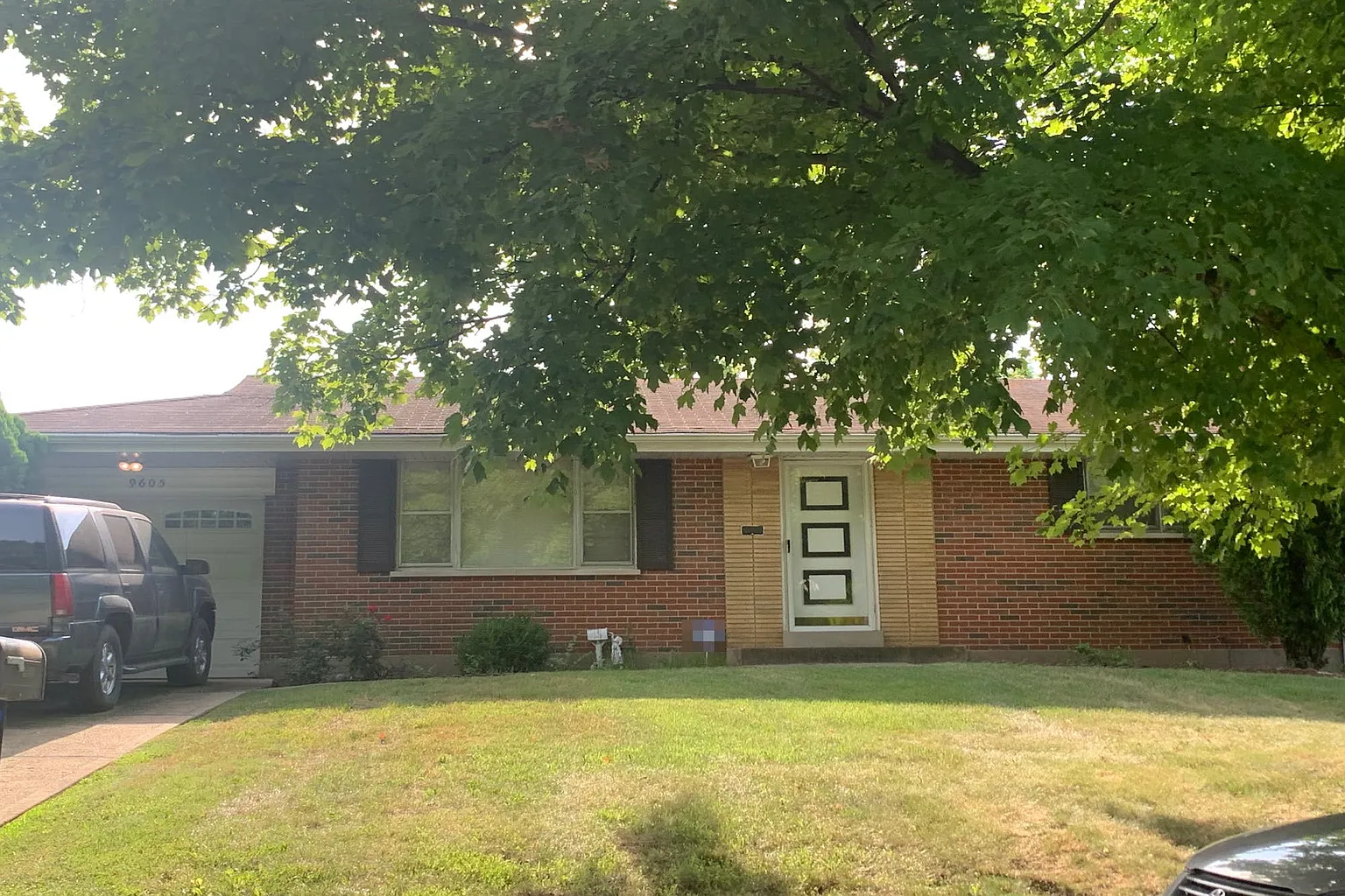 9605 Weyburn Dr photo 1