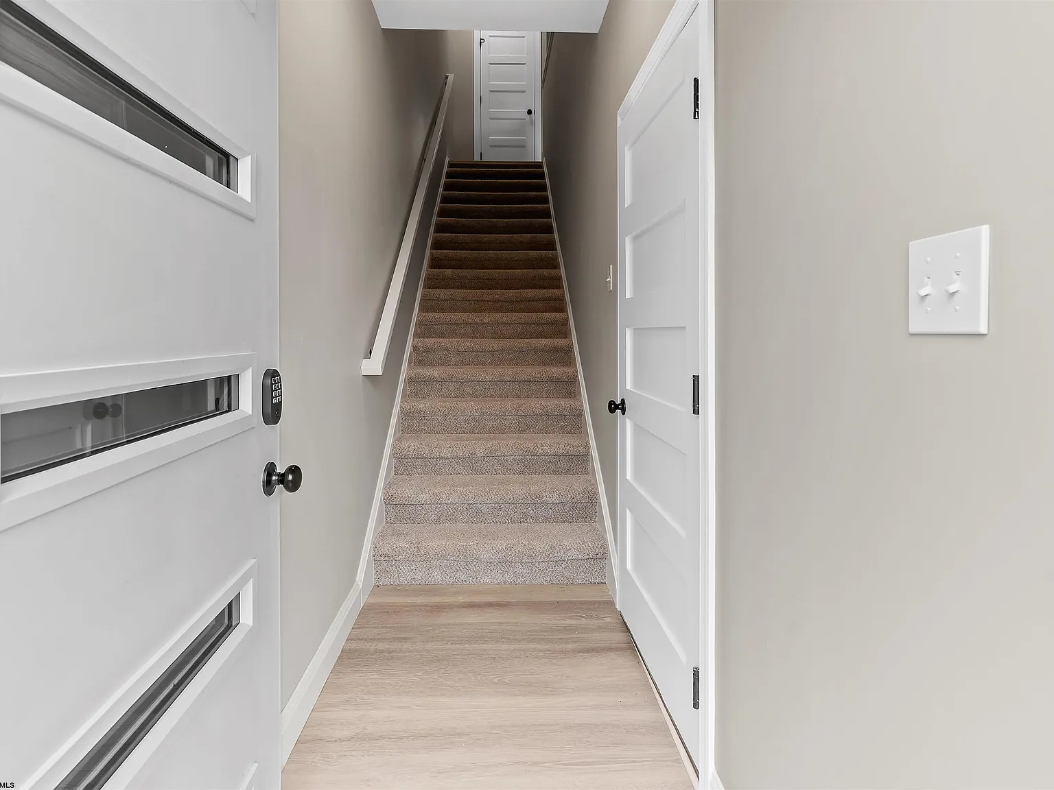 3 bed, 3.5 bath, $3,000 — Photo 2