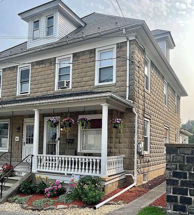 1st image of 209 N Schanck Ave
