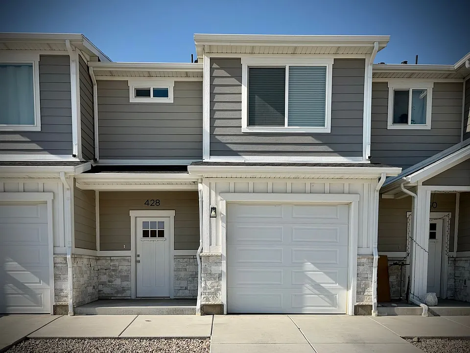 428 E 1625 N