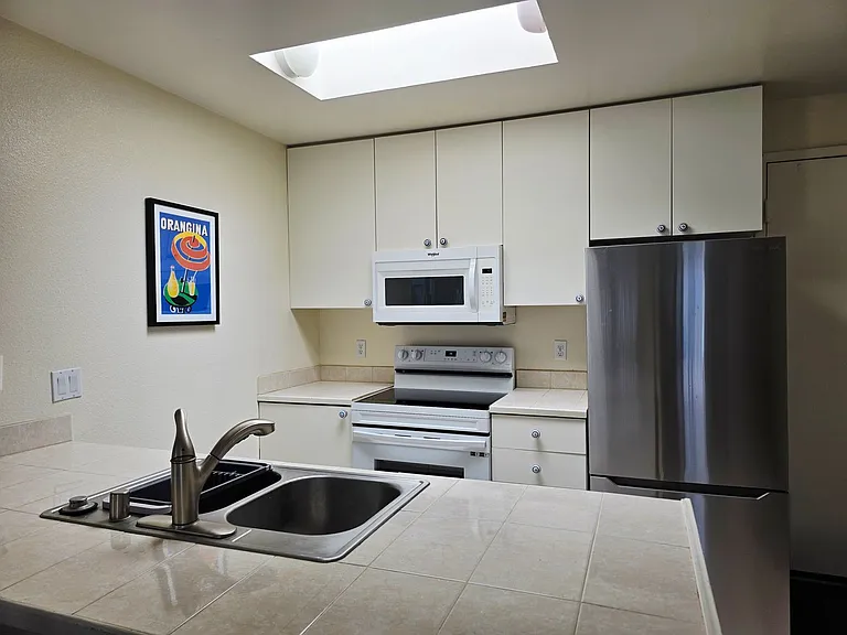 8308 Regents Rd #3P — Photo 4