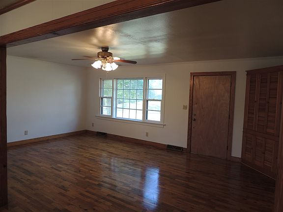 3rd image of 720 Moody Dr