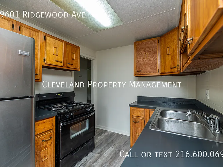 19601 Ridgewood Ave — Photo 16