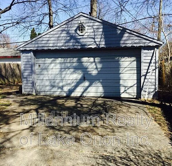 260 W Longfellow Ave — Photo 14