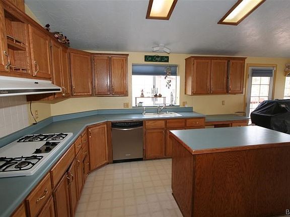 5th image of 46807 Skyview Dr