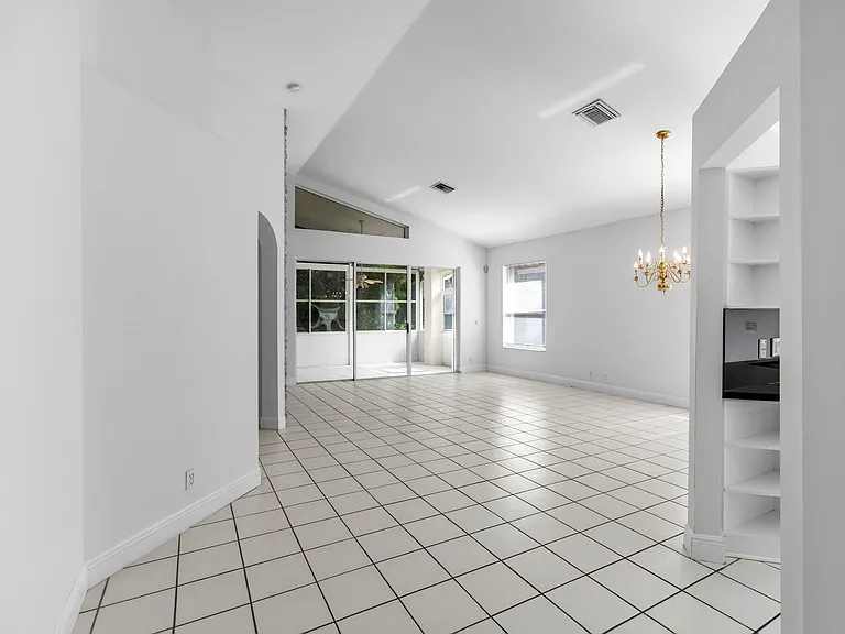 5225 Brookview Dr — Photo 40