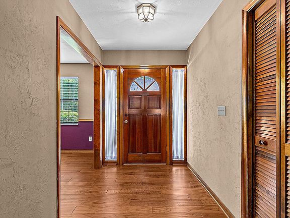 Foyer/Front door