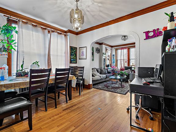 3rd image of 2858 N Marmora Ave